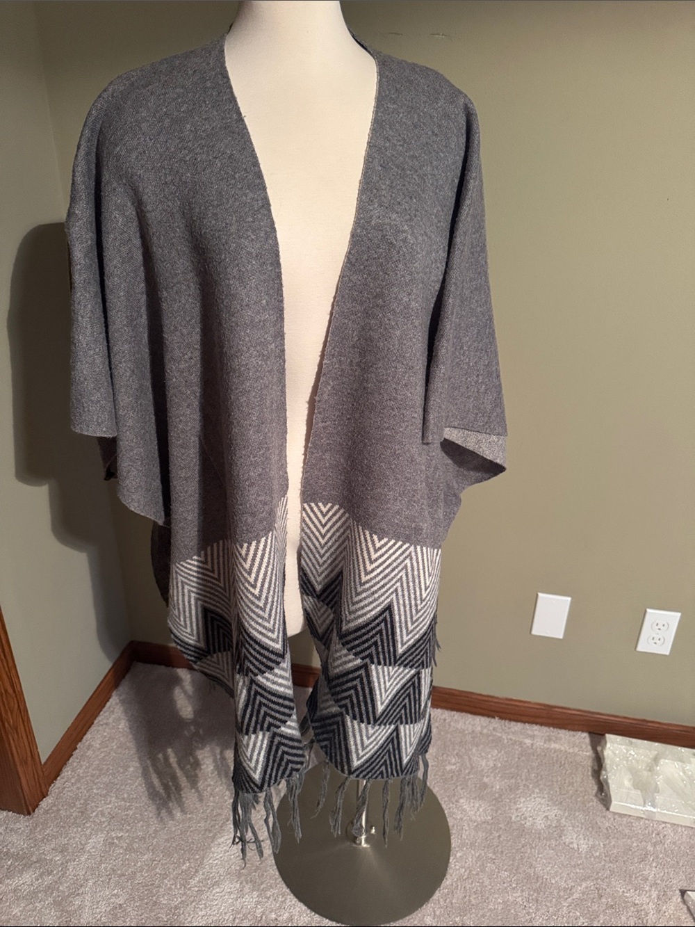 Ya Los Angeles Gray Chevron Fringe Poncho Shrug